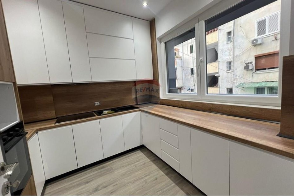 Shqiperi, shitet apartament 2+1+Ballkon , 147 m² (Rruga Mine Peza Rruga Mine Peza, Tiranë)