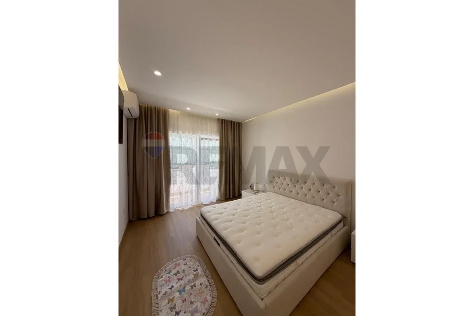 Tirane, jap me qera apartament 1+1+Ballkon Kati 3, 75 m² 850 € (Garda- Ish Blloku)