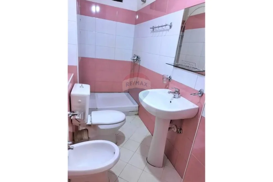 Tirane, shitet apartament 1+1 Kati 4, 66 m² 120.000 € (5maji)