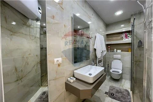 Tirane, jepet me qera 2+1 , 80 m² 800 € (21 Dhjetori, Shqipëri)