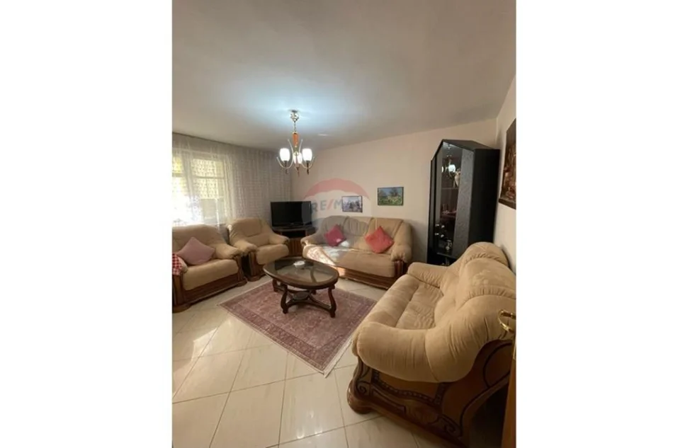 Tirane, jepet me qera apartament , 522 m² 522 € 