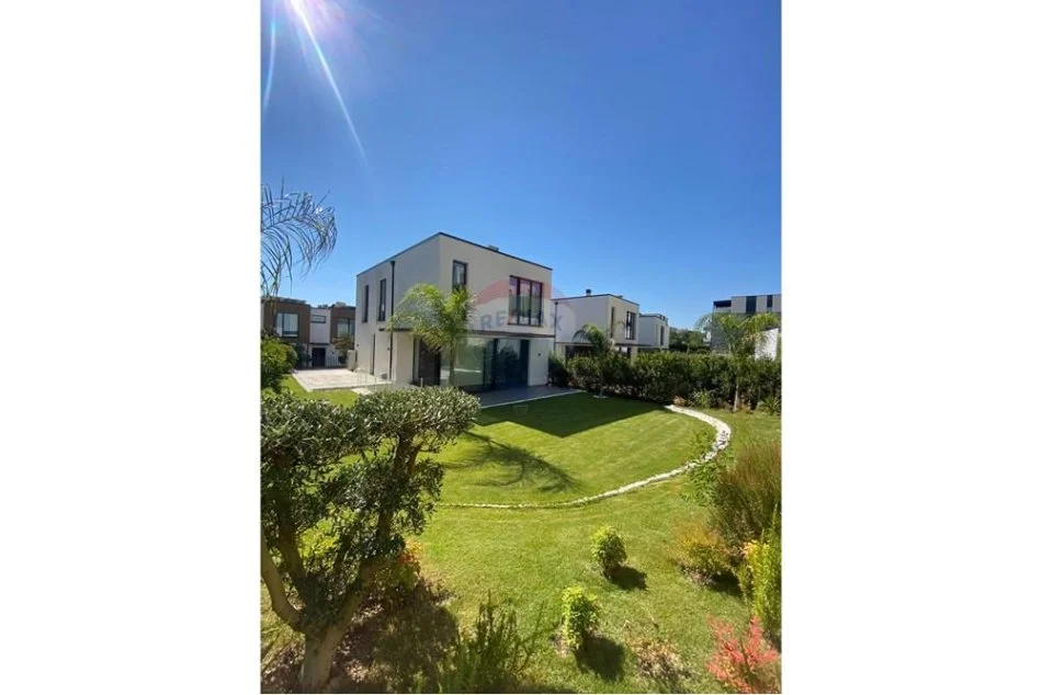 Tirane, jepet me qera Vile 4+1 , 340 m² 4.000 € 