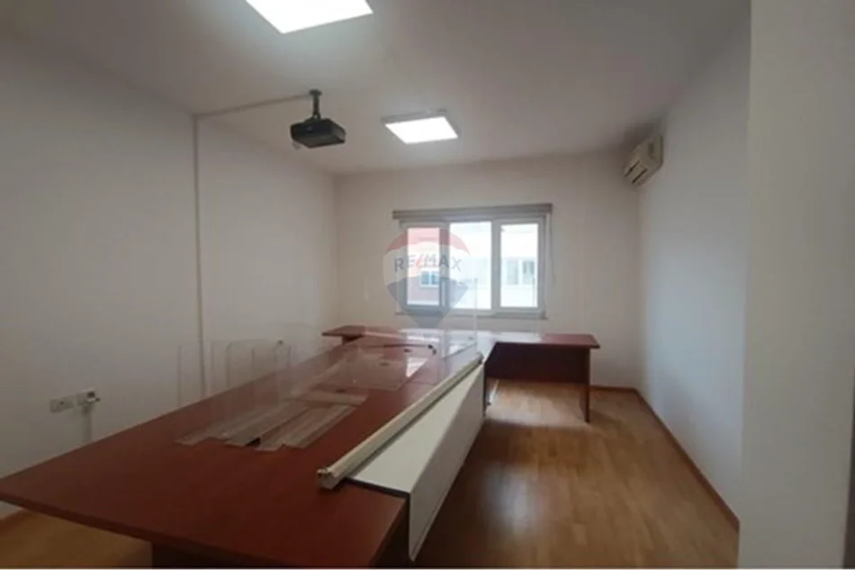 Tirane, jepet me qera apartament , 98 m² 690 € 