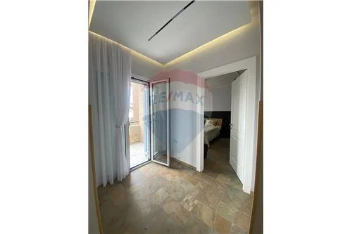 Tirane, jepet me qera apartament 1+1 Kati 3, 65 m² 600 € (Rruga e Elbasanit, Albania)