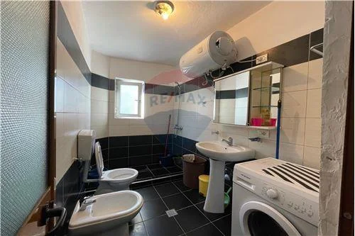 Tirane, jepet me qera apartament 2+1 Kati 4, 70 m² 450 € (Brryli - Materniteti i Ri, Shqipëri)