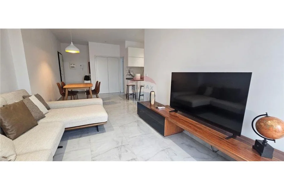 Tirane, jepet me qera apartament 1+1+Ballkon , 77 m² 800 € 