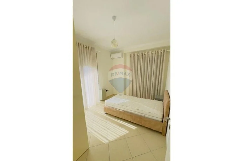 Tirane, jepet me qera apartament 2+1+Aneks Kati 4, 120 m² 1.100 € 