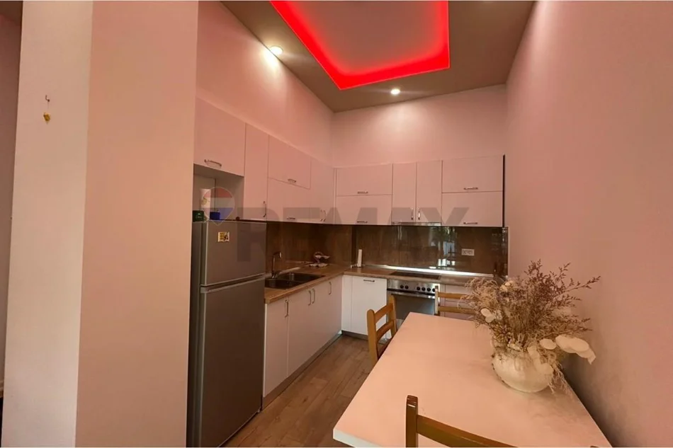 QIRA APARTAMENT 2+1 LIQENI I THATE