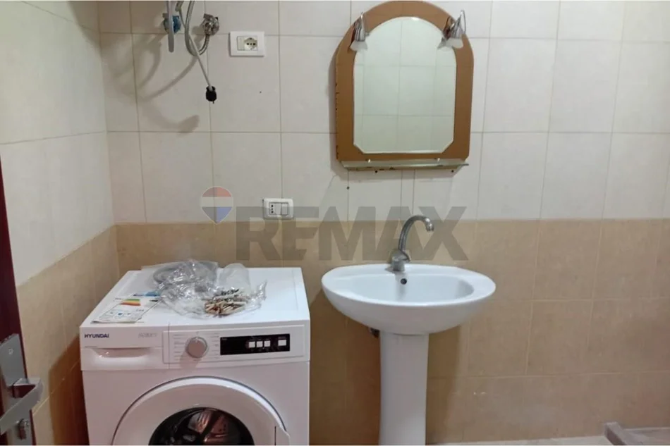 Tirane, jepet me qera apartament 2+1  (Rruga Loni Ligori, Tiranë)