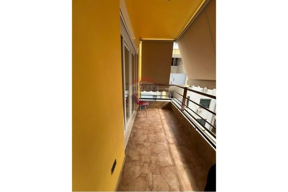 Tirane, jepet me qera apartament 1+1 Kati 7, 65 m² 600 € (rruga e Kavajes)