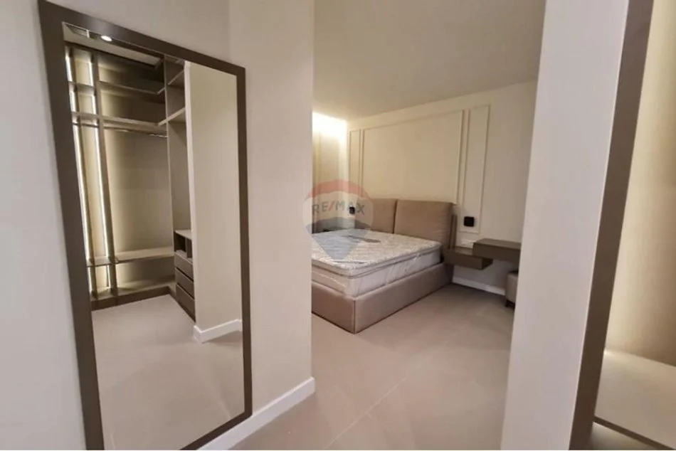 Tirane, jepet me qera apartament 3+1+Ballkon , 186 m² 2.000 € 