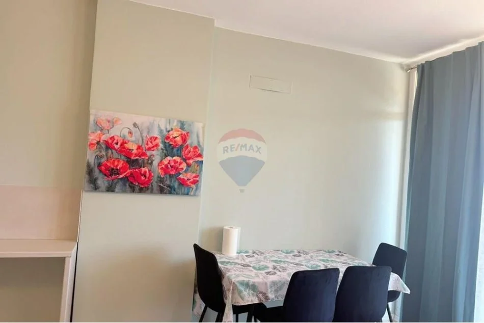 Tirane, jepet me qera apartament 2+1+Ballkon , 100 m² 570 € 