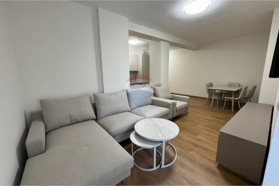 Tirane, jap me qera apartament 1+1 Kati 2, 50 m² 600 € 