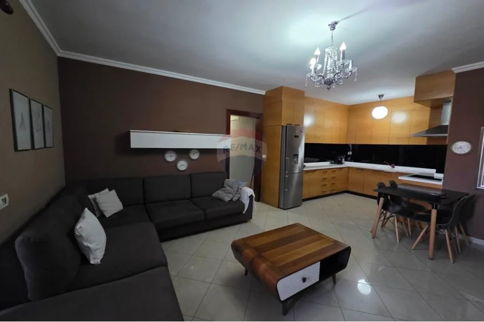 Tirane, jepet me qera apartament Kati 3, 96 m² 800 € 