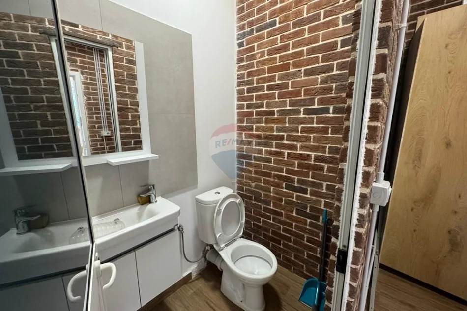 Tirane, jepet me qera ambjent biznesi Kati 0, 36 m² 350 € 