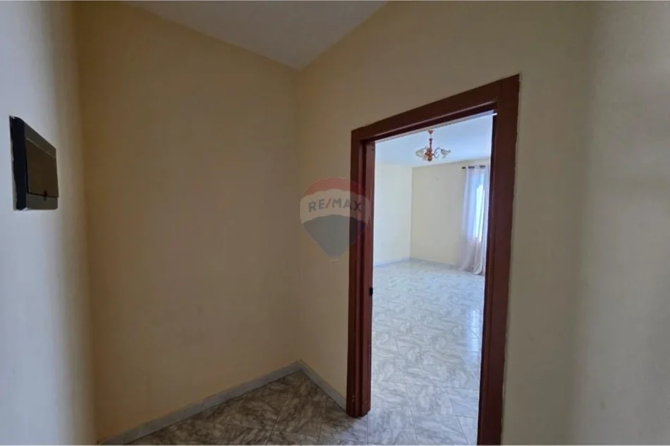 Vlore, shitet apartament 2+1+Ballkon Kati 5, 110 m² 100.000 € (Rruga Demokracia, Vlore)