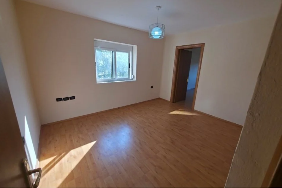 Tirane, shitet apartament 2+1 Kati 3, 79 m² 136.000 € (Tregu I Medresesë, Tiranë(ID: 530221059-448)