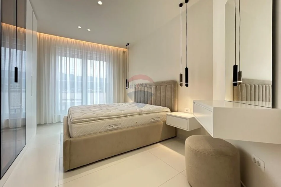 Tirane, jepet me qera apartament 1+1 , 66 m² 