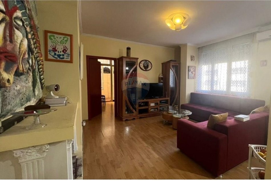 Tirane, shitet apartament 1+1 , 68 m² 170.000 € (Gjuhët e huaja, Tiranë (ID: 530181096-131)