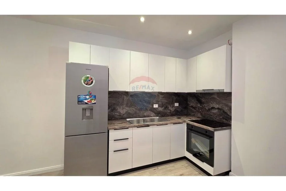 Vlore, shitet apartament 1+1 Kati 9, 78 m² 120.000 € (PRANË PALESTRËS SË MUNDJES, VLORË)