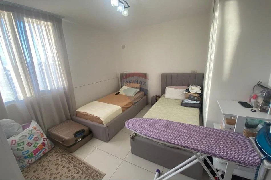 Tirane, jepet me qera 2+1+Ballkon , 90 m² 600 € 