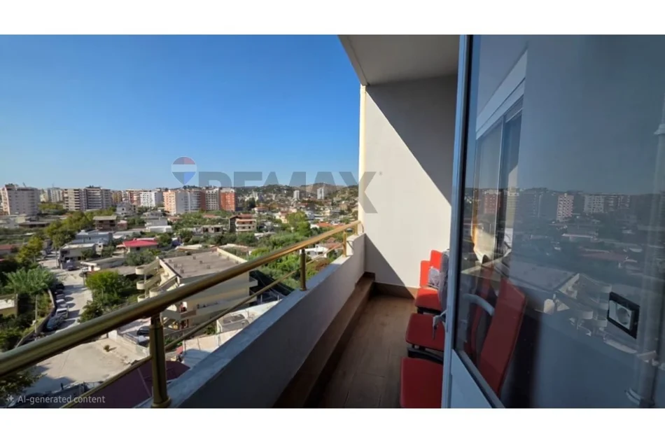 Vlore - Lungomare, jepet me qera apartament 1+1+Ballkon Kati 8, 67 m² 450 € (Rruga Reshat Osmani, Vlore)