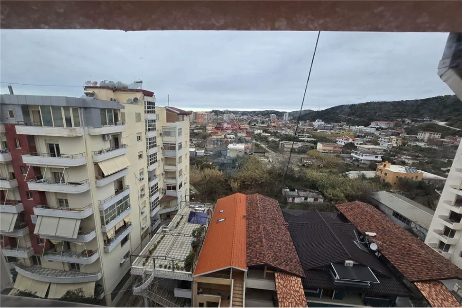 Vlore - Lungomare, shitet apartament 1+1 Kati 7, 58 m² 95.000 € (Rruga Reshat Osmani, Vlore)