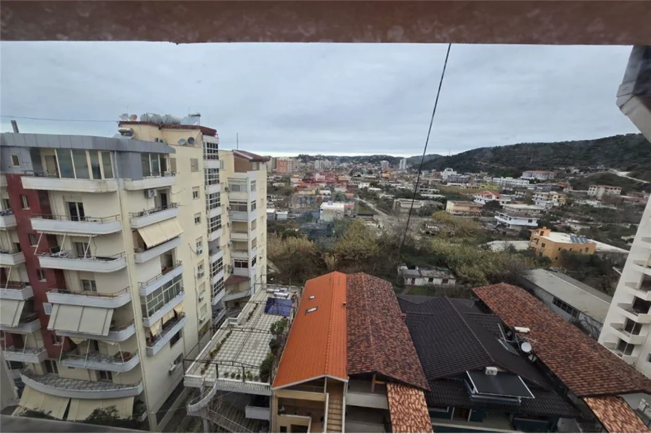 Vlore, shitet apartament 1+1 Kati 8, 58 m² 95.000 € (Lungomare, Vlorë)