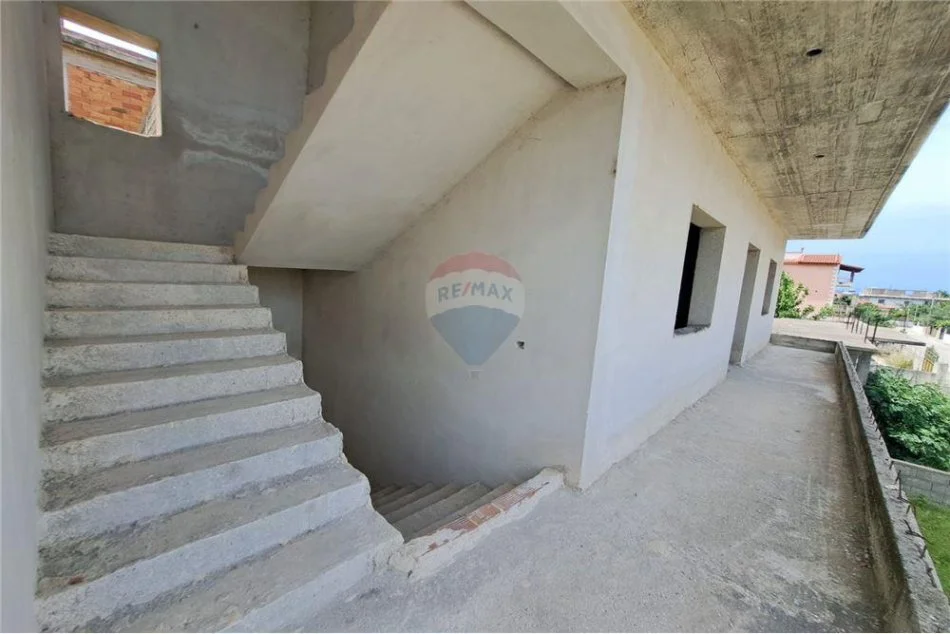 Vlore, shitet Vile 3 Katshe Kati 3, 278 m² 195.000 € (Rruga Dervish Hekali, Vlorë)