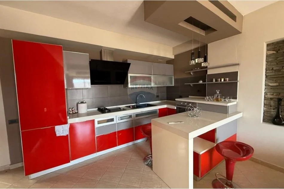 Tirane, jepet me qera apartament 2+1+Ballkon Kati 8, 105 m² 450 € 