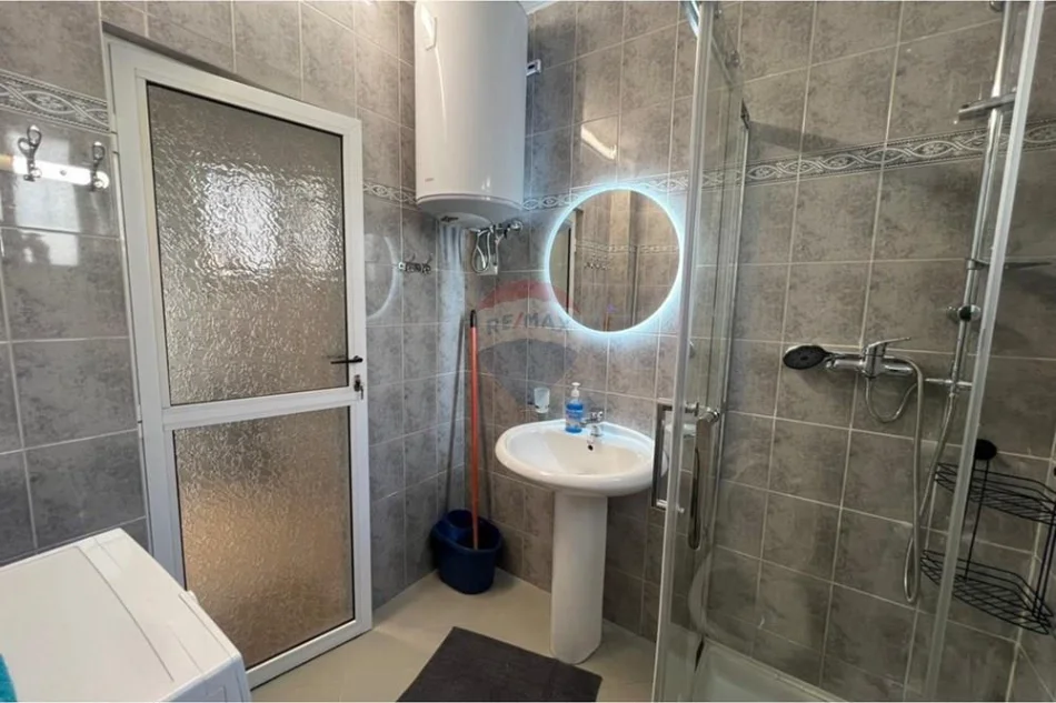 Tirane, jepet me qera apartament 1+1 Kati 2, 72 m² 640 € 