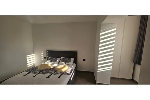 Tirane, jepet me qera apartament 1+1+Aneks+Ballkon Kati 3, 90 m² 480 € (Kinostudio)