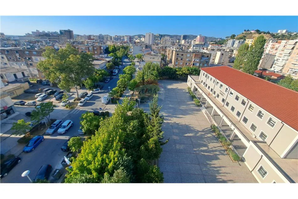 Vlore, shitet apartament 3+1+Ballkon Kati 7, 136 m² 210.000 € (Rruga Misto Mele, Vlore (Tregu Orizit))