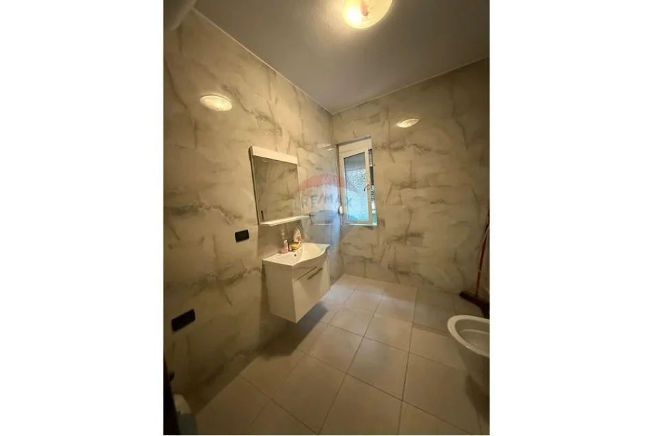 Tirane, jepet me qera ambjent biznesi Kati 2, 182 m² 1.500 € (ID: 530291049-14)