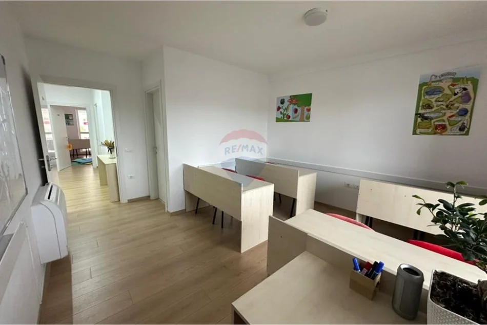 Tirane, shitet apartament , 160 m² 318.000 € 
