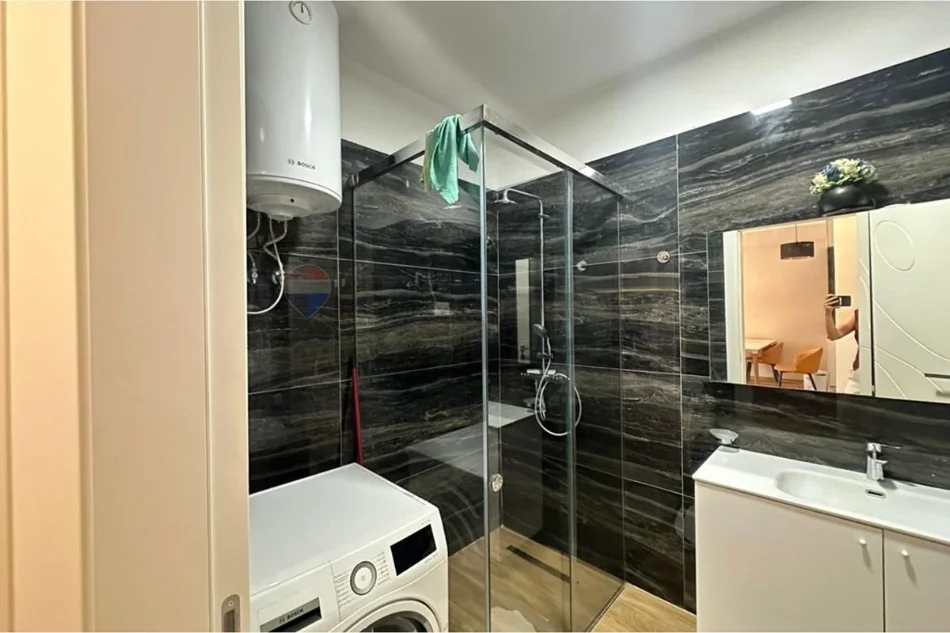 Tirane, jepet me qera apartament , 75 m² 700 € 