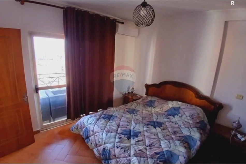 Tirane, jepet me qera apartament 2+1+Ballkon , 111 m² 650 € 