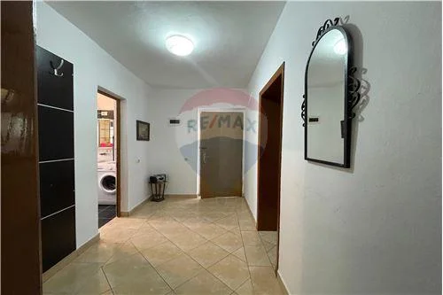 Tirane, jepet me qera apartament 2+1 Kati 4, 70 m² 450 € (Brryli - Materniteti i Ri, Shqipëri)