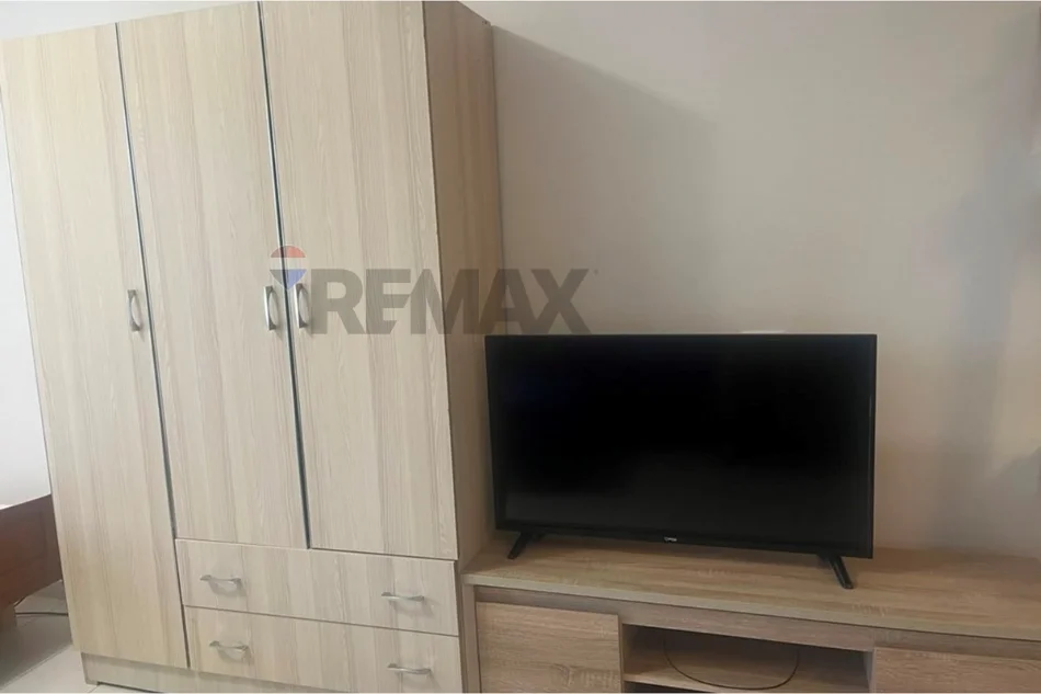 Tirane, jepet me qera garsonier Studio Kati 4, 40 m² (Qyteti Studenti)