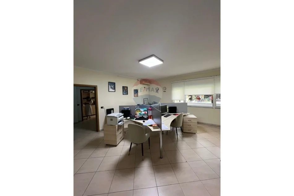 Jepet me qera zyre Kati 2, 82 m² 750 €