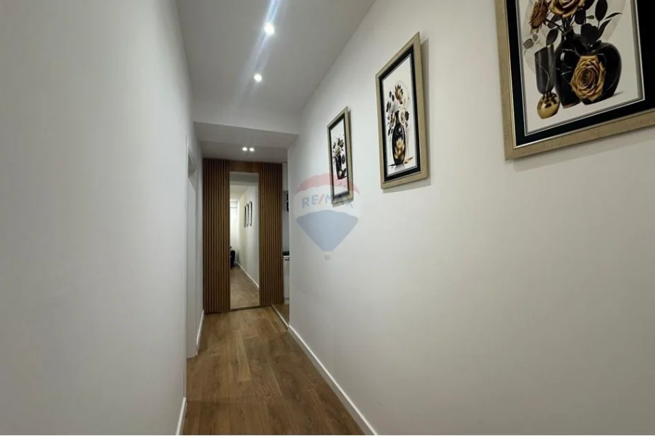 Tirane, shitet apartament 1+1 , 53 m² 145.000 € (Komuna e Parisit)
