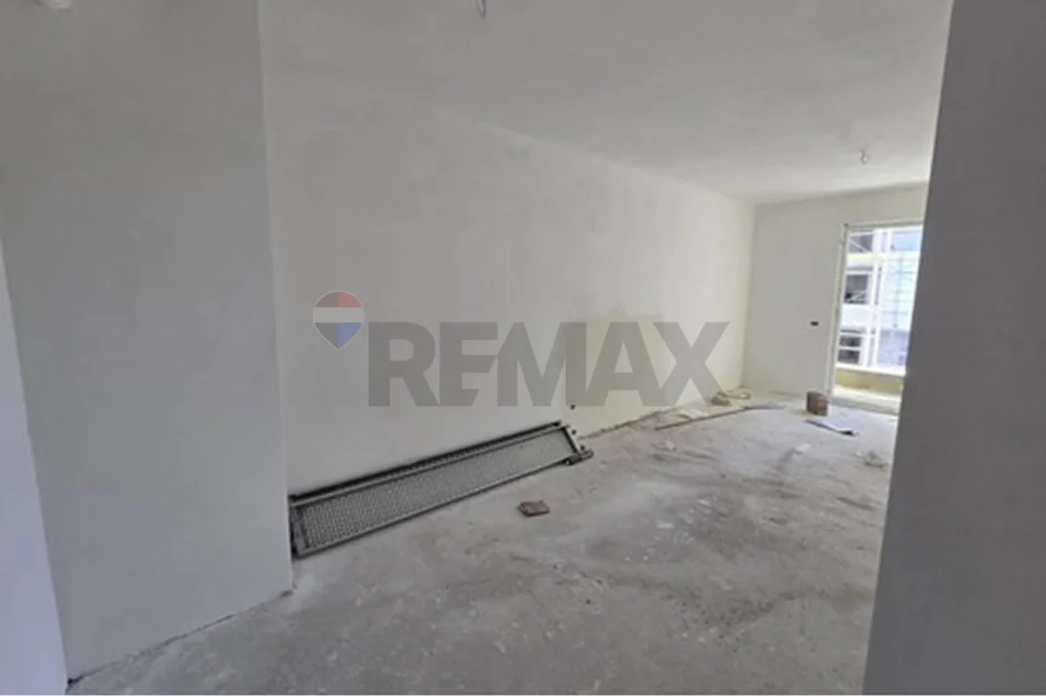 Tirane, shitet apartament 2+1+Ballkon , 125.000 € (Univers City)