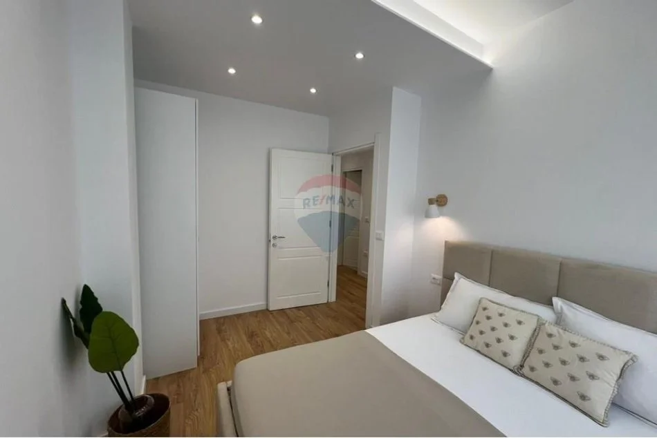 Tirane, shitet apartament 2+1 Kati 8, 97 m² 250.000 € 