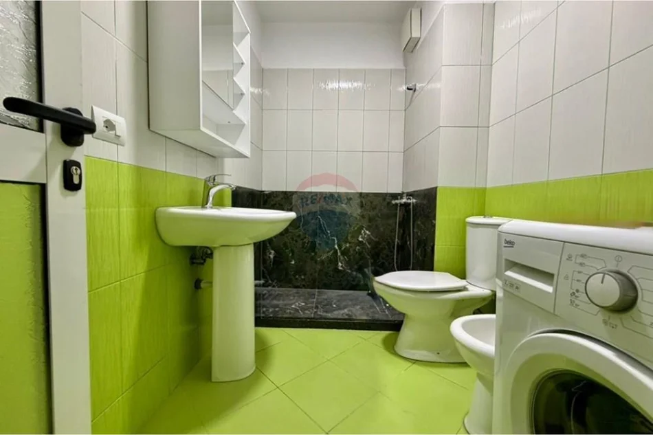 Tirane, jepet me qera apartament , 166 m² 501 € 