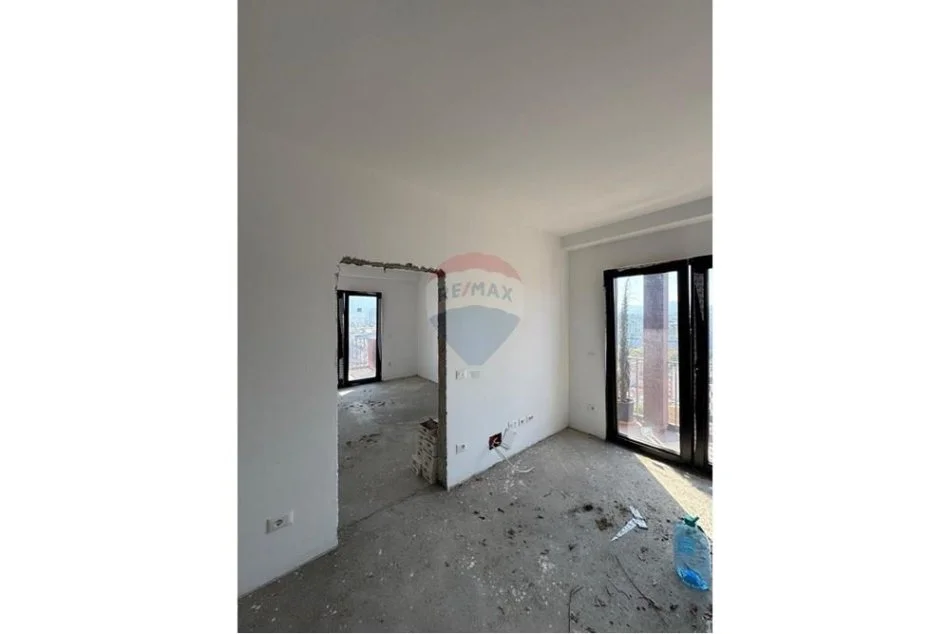 Tirane, jepet me qera zyre , 159 m² 1.500 € (Rruga e Kavajes)