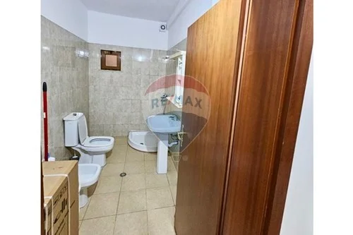Tirane, jepet me qera 2+1+Ballkon Kati 5, 95 m² 500 € (Pediatria - Porcelan - Oxhaku, Shqipëri)