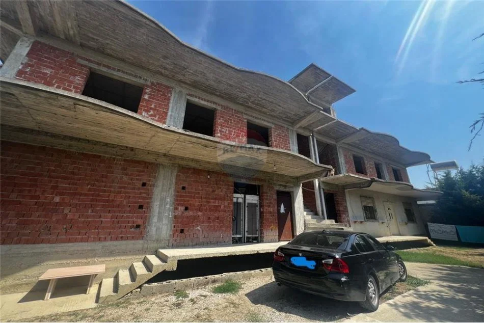 Vlore, shitet shtepi 2 Katshe Kati 2, 494 m² 230.000 € (Rruga Demokracia, Vlore)