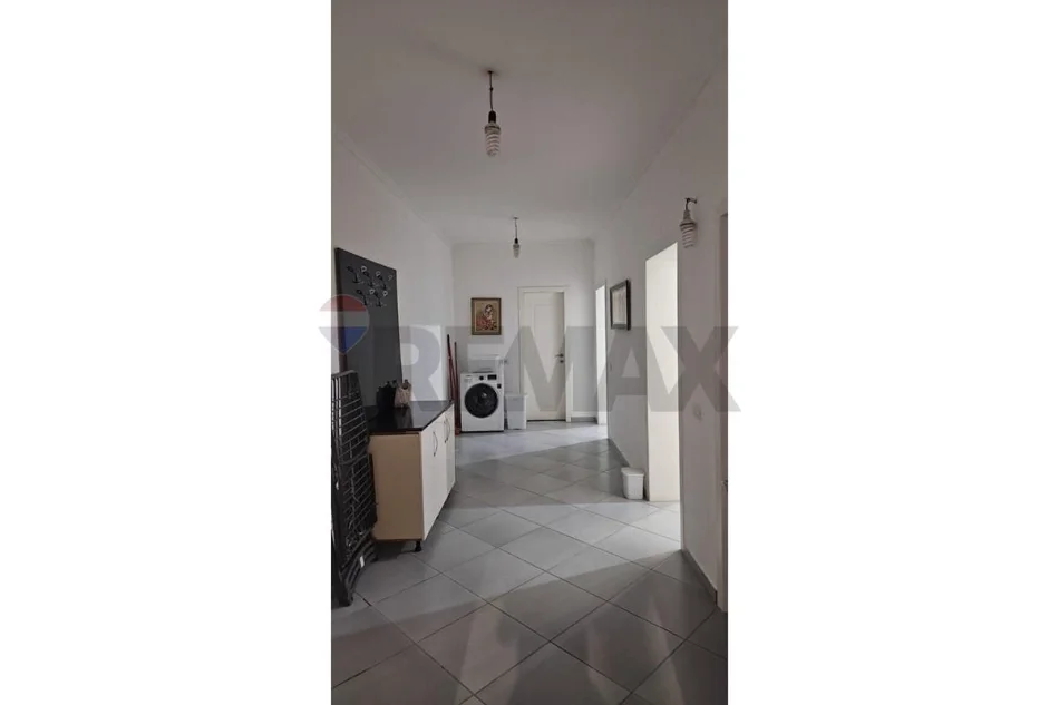 Tirane, jepet me qera apartament , 641 € 