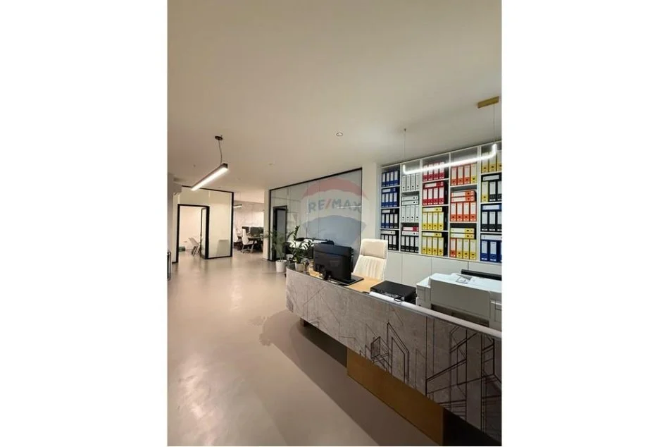 Tirane, jepet me qera zyre, Kati 5, 140 m² 2.000 € (530391004-333)