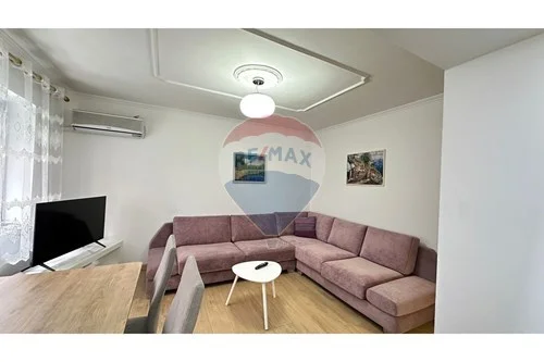 Tirane, jepet me qera apartament 1+1 Kati 2, 60 m² 600 € (Rr. Myslym Shyri)